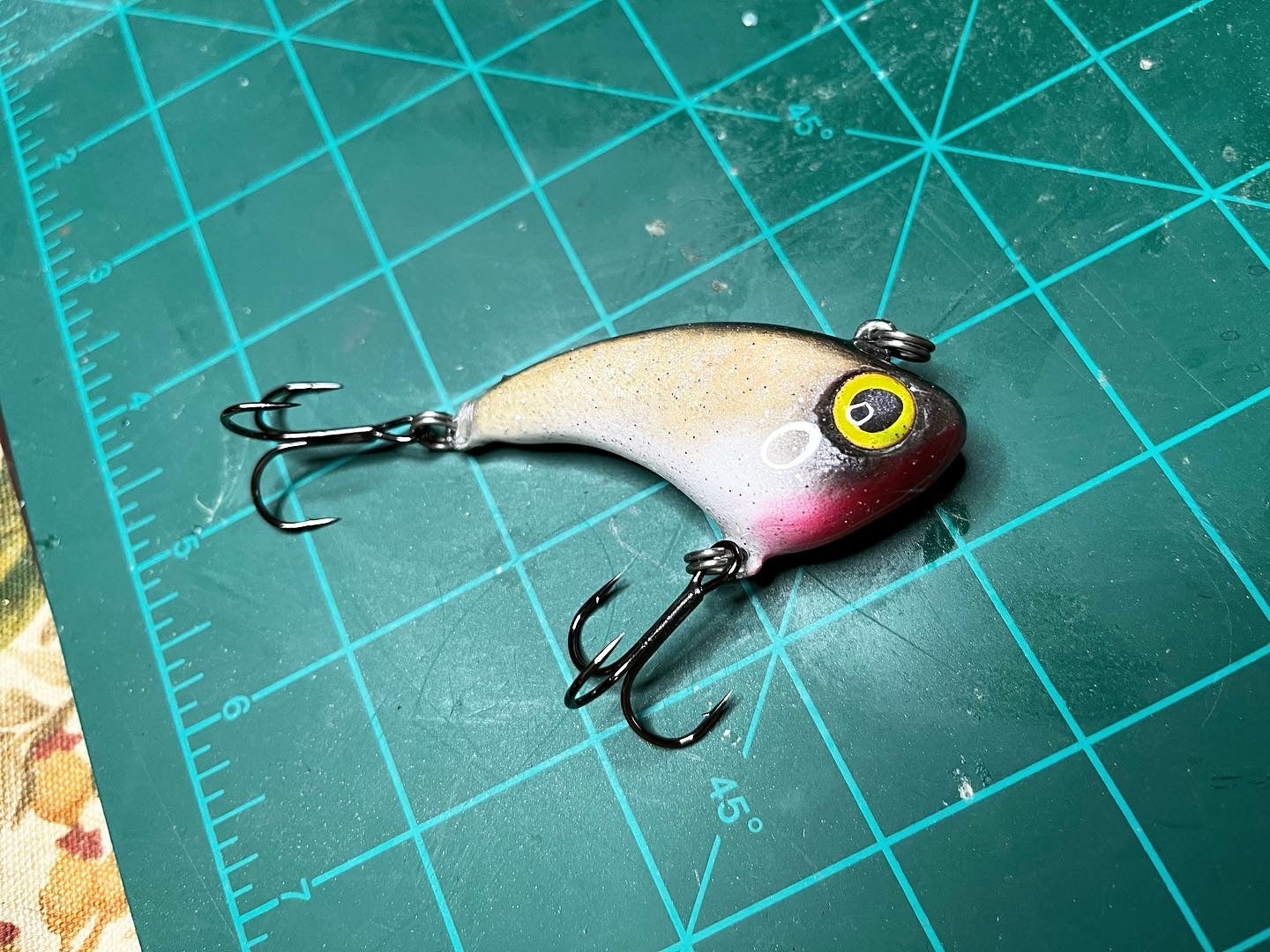 Dual Line-tie Silent Lipless Crankbait