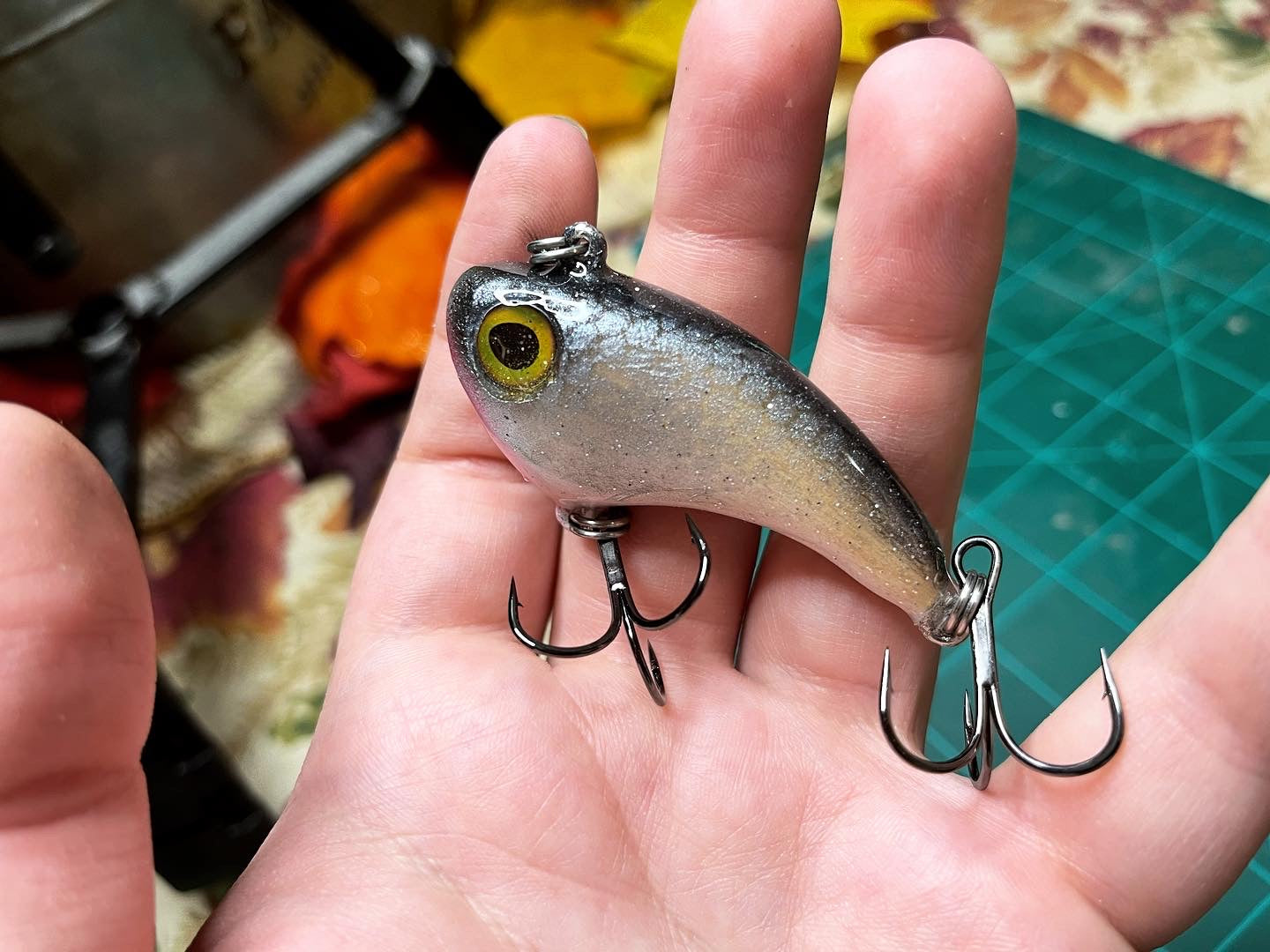 Dual Line-tie Silent Lipless Crankbait